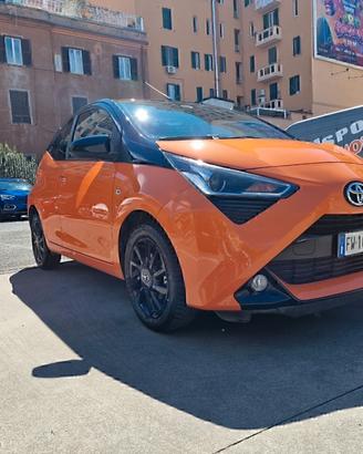 Toyota Aygo 5 Porte Aygo 5p 1.0 x-wave Orange m-mt