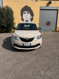 lancia ypsilon 1.2  gpl 2015