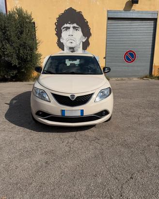 lancia ypsilon 1.2  gpl 2015