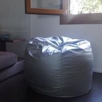 Puof a sacco colore argento