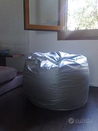 Puof a sacco colore argento