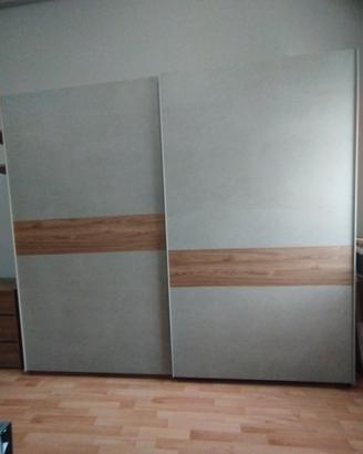 camera da letto con armadio scorrevole 