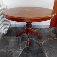 Tavolo Ovale in legno massiccio