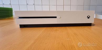 Xbox One S 500GB pari al nuovo usata  pochissimo