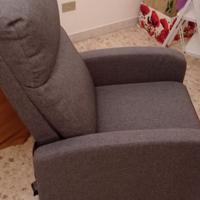 Poltrona in tessuto reclinabile