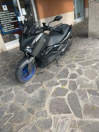 Yamaha Xmax 300