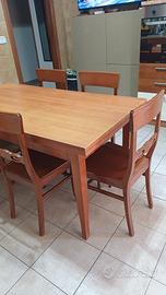 Tavolo in legno estendibile con 6 sedie