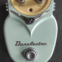 Danelectro Cool Cat chorus con alimentatore