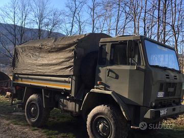 Camion Iveco 4x4 con ridotte