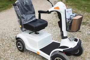 Scooter elettrico per disabili e anziani Benessere
