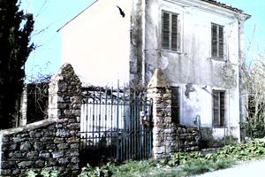 Ferentino (Fr) - Abitazione indipendente e terreno