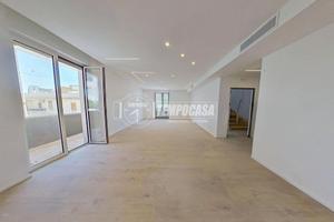 SEMINDIPENDENTE CON TERRAZZO E PATIO