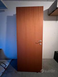 Lotto 6 porte interne impiallacciate noce