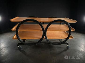 Carrello Moderno con Struttura a Cerchi