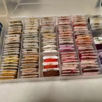 Fili per ricamare di varie misure e colori