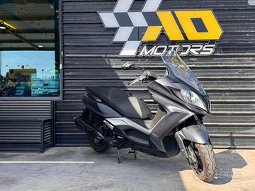Kymco Downtown 300i .