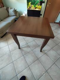Tavolo 90x90, apribile, gambe in legno massello 