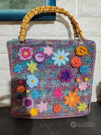 BORSA UNCINETTO CON FIORI COLORATA MANICI BAMBù