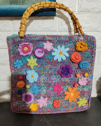 BORSA UNCINETTO CON FIORI COLORATA MANICI BAMBù