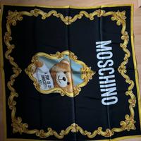 Foulard Moschino