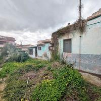 Indipendente al piano terra da ristrutturare