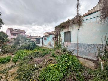 Indipendente al piano terra da ristrutturare