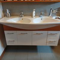 vasca idromassaggio più lavabo mobile  bagno e spe