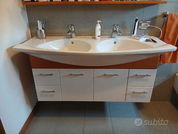 vasca idromassaggio più lavabo mobile  bagno e spe