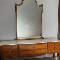 Specchio con cassettiera