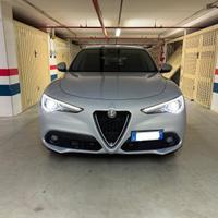 Alfa Romeo Stelvio Q4  MOTORE NUOVO