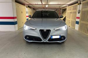 Alfa Romeo Stelvio Q4  MOTORE NUOVO