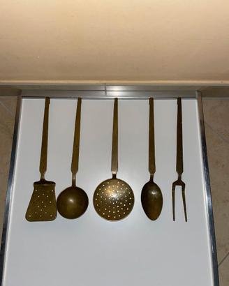 VINTAGE BRASS KITCHEN UTENSIL SET IN OTTONE