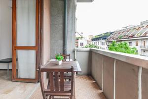 MONOLOCALE CON BALCONE