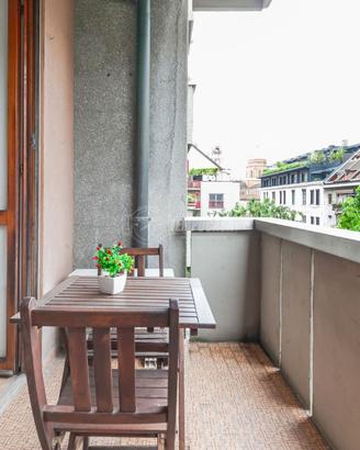 MONOLOCALE CON BALCONE