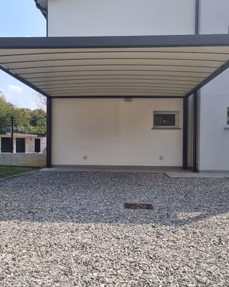 TETTOIA AUTO SENZA PERMESSO DI COSTRUZIONE