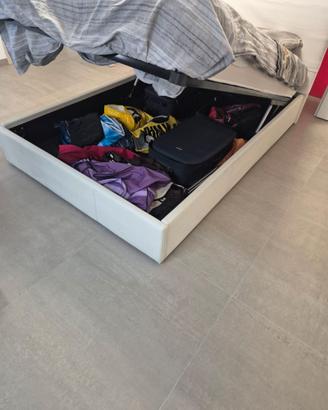 Letto una piazza e mezza con contenitore e materas