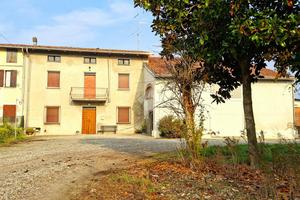 CASA SEMINDIPENDENTE A COLORNO