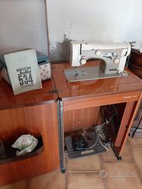 Macchina da cucire Necchi 