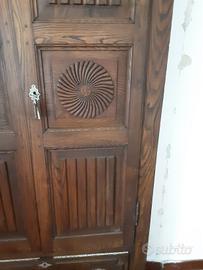 Armadio in legno masello