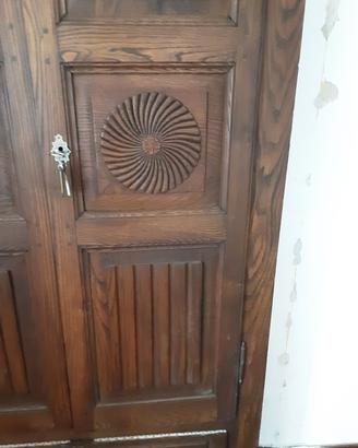 Armadio in legno masello