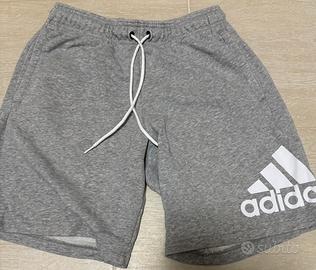 Pantaloncini Adidas grigi in felpa con logo