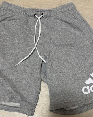 Pantaloncini Adidas grigi in felpa con logo