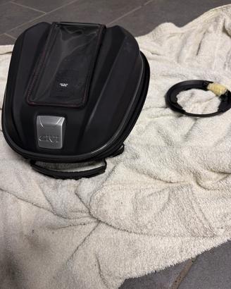 HARLEY DAVIDSON PAN AMERICA BORSA GIVI TANKLOCK