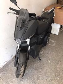 Scooter elettrico Silence s01