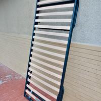 Due reti a doghe nere