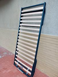 Due reti a doghe nere