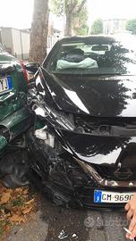 Nissan micra anno 2023 benzina 90kv 1000 cilindra