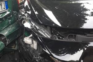 Nissan micra anno 2023 benzina 90kv 1000 cilindra