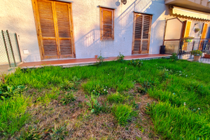 Appartamento piano terra con giardino