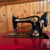 Macchina da cucire antica Singer